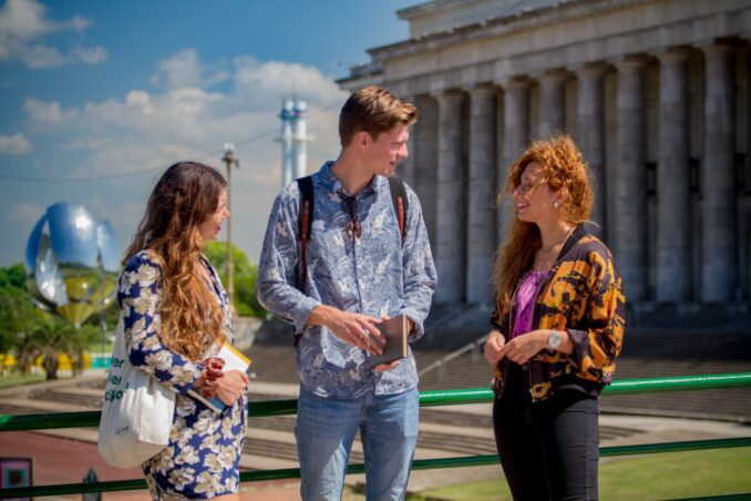 La ciudad de Buenos Aires lanzó 100 becas de intercambio para estudiantes universitarios bonaerenses y de todo el país