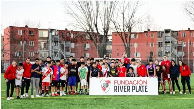 ESCUELITA DE RIVER DESTACADA