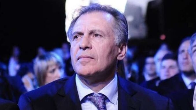 1518730106417cristóbal lópez