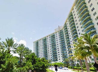 Turista argentino cae desde el piso 14