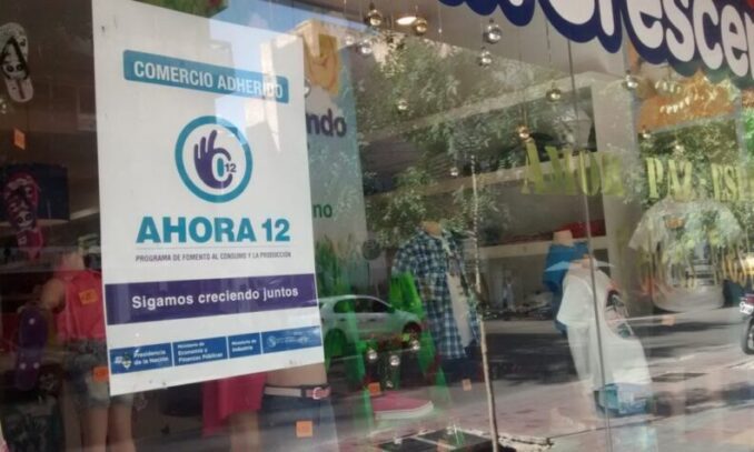 Vence “Ahora 12”: El Gobierno negocia contra reloj 24 y 30 cuotas con los Bancos para antes de las elecciones