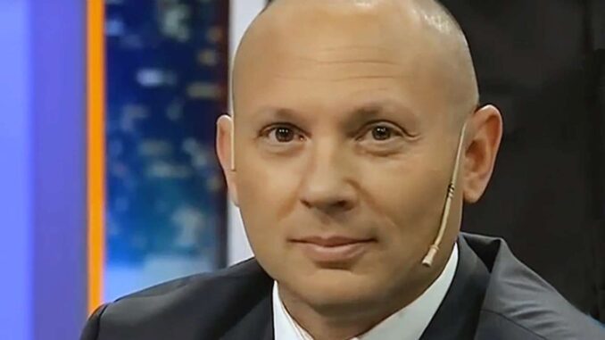 BCJ7GPRSSWENIR5AA2WIKORJF4