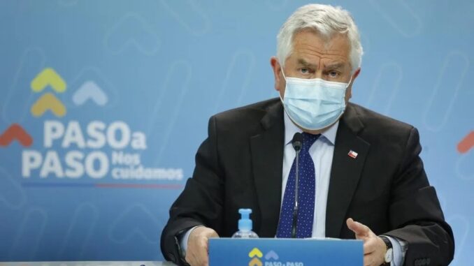 Ministro de Salud chileno, Enrique Paris