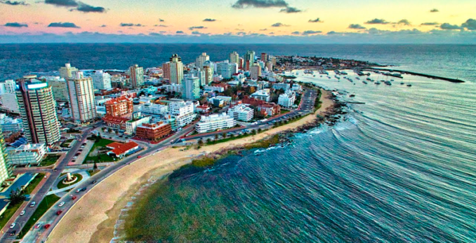 Uruguay festeja el día de su independencia con aperturas migratorias para los argentinos