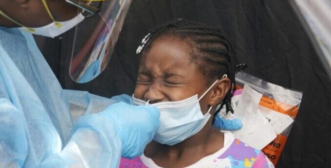 Florida multará a quienes pidan prueba de vacunación contra COVID