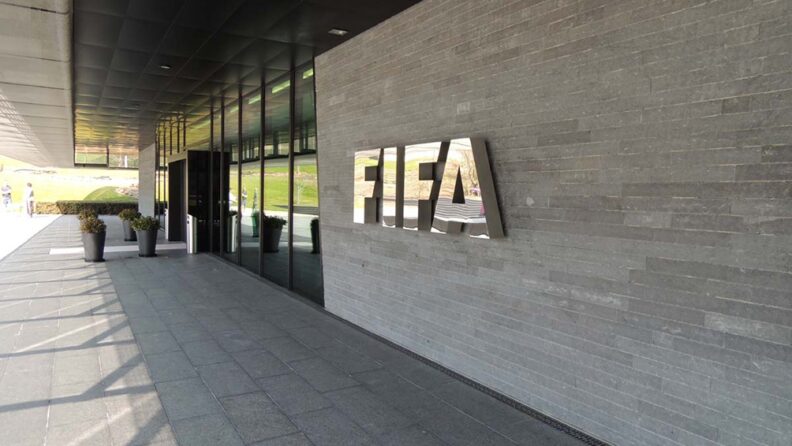 los clubes Juventus, Real Madrid y Barcelona promueven acciones legales contra UEFA y FIFA