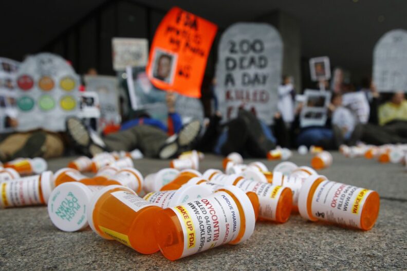 EEUU: las muertes por sobredosis superan 100.000 en un año