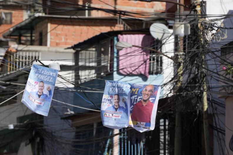 Al ritmo del "toque de diana", los venezolanos van a las urnas 