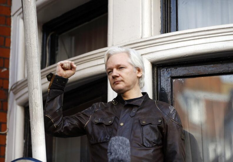 La Corte británica permite la extradición de Assange a EEUU