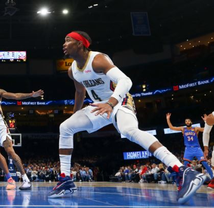 Récord histórico en la NBA: Devonte' Graham clavó un triple desde 18 metros