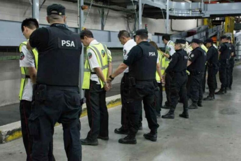 Argentina : “Abrevalijas” y contrabando, dos delitos que se repiten en los aeropuertos nacionales