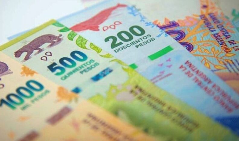 El peso argentino fue la segunda moneda más devaluada del mundo en 2021