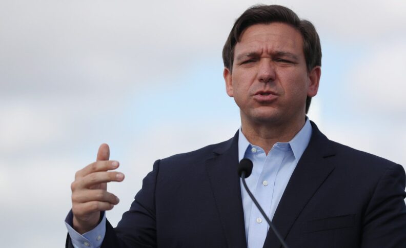 Florida: El gobernador pide al gobierno federal que permita a los estados comprar tratamientos con anticuerpos monoclonales