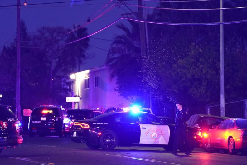 Un hombre mató a sus 3 hijas en una iglesia de California