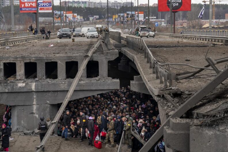 Ucrania postergó la evacuación de civiles tras el ataque ruso contra una estación de tren
