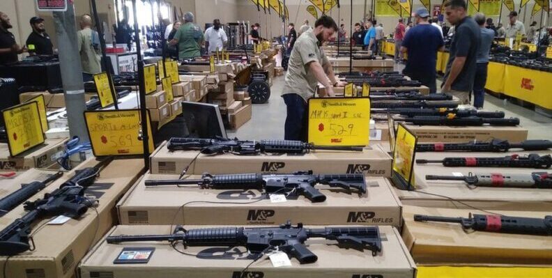 La mayoría de los estadounidenses exigen leyes más estrictas sobre armas de fuego