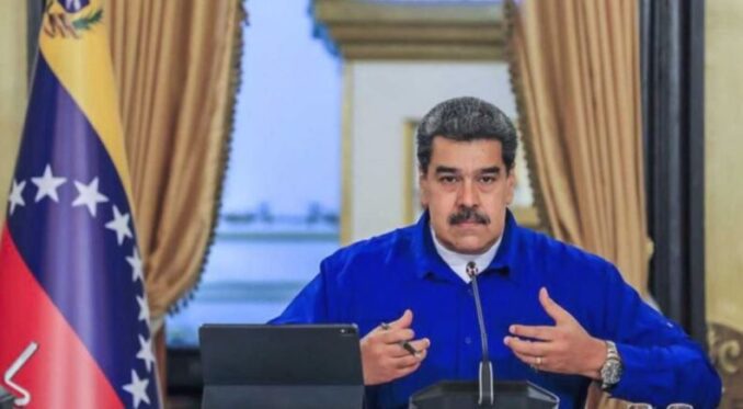 Maduro pidió apoyo a movimientos argentinos para recuperar el avión retenido