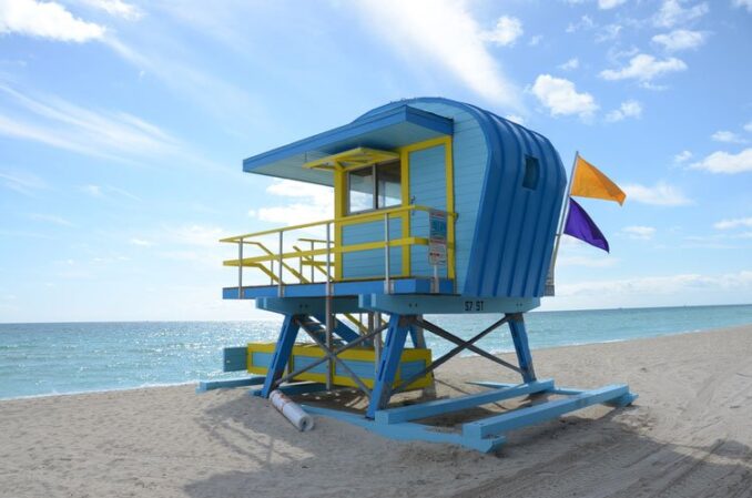 Miami: Las icónicas torres de salvavidas cambiaron su diseño