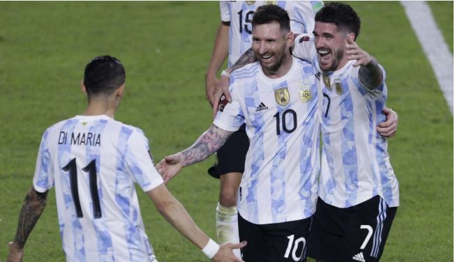 Con Messi a la cabeza y varias sorpresas, Scaloni presentó la lista preliminar para Qatar 2022