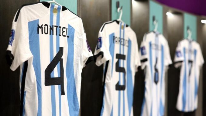 Argentina jugará la final con la casaca celeste y blanca