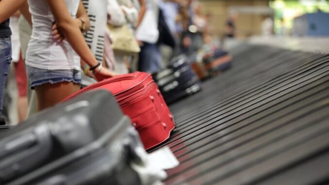 No esperes más en el aeropuerto: Tips para que tu equipaje salga primero