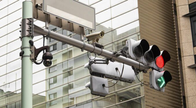 Nueva legislación en Florida exige justificar la instalación de cámaras de tráfico